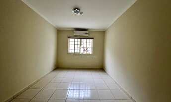 Imagem 2: Sobrado com 3 dormitórios sendo 1 suíte no bairro Vila Bourghese em Pindamonhangaba