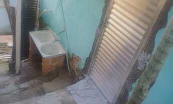 Imagem 2: BARRACÃO Casa com 1 dormitório