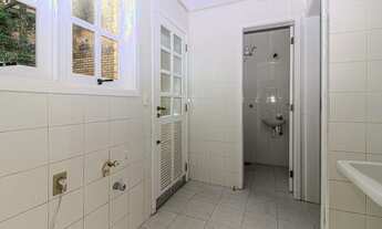 Imagem 6: Casa de condomínio para venda tem 219 metros quadrados com 3 quartos