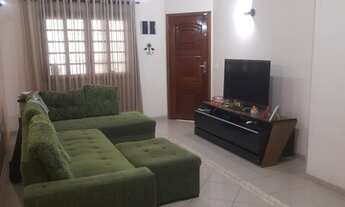 Imagem 2: Sobrado para venda possui 252 metros quadrados com 3 quartos em Jardim Pedroso - Mauá - SP