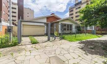 Imagem 2: EXCELENTE CASA Casa com 3 dormitórios