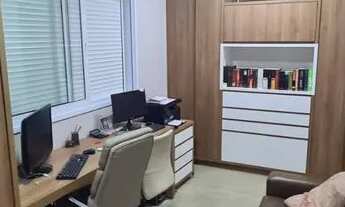 Imagem: Casa (Em condomínio), com 4 quartos e 5