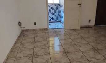 Imagem 2: Vendo apartamento barato na cândido de Oliveira número 425. POR 125 MIL