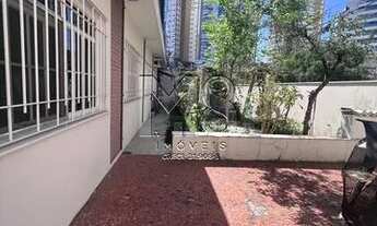 Imagem 4: Sobrado para aluguel possui 497 metros quadrados com 3 quartos