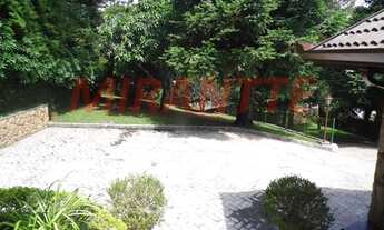 Imagem 6: Sobrado para venda possui 300 metros quadrados com 4 quartos em Caraguatá - Mairiporã - SP