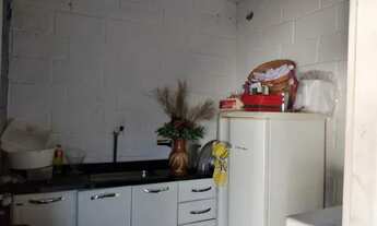 Imagem 4: Comercial na linha de ônibus no Jardim Maria Inês