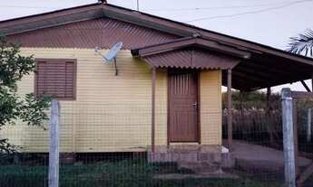 Imagem 2: Casa com 2 quartos sozinha no pátio