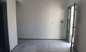 Imagem 5: Casa com 03 quartos, garagem e amplo quintal