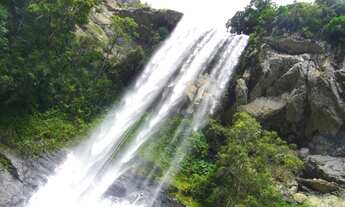 Imagem: Sítio com grande cachoeira em Alfredo Wagner-SC