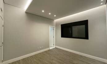 Imagem 5: Sobrado no Condomínio Residencial Damha II para venda com 403 m² com 5 suítes sendo 1 mast