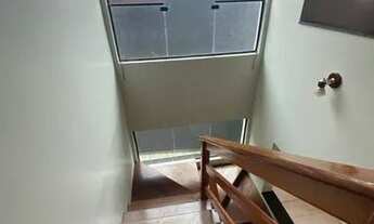 Imagem 4: Casa de condomínio sobrado para aluguel possui 300 metros quadrados com 3 quartos