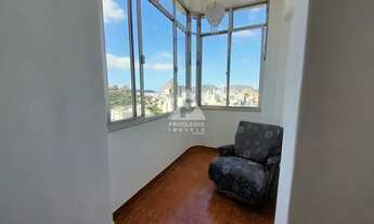 Imagem 4: Excelente imóvel com 122m², vista livre e vaga a venda na Glória