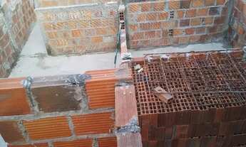 Imagem 3: Construção na ilha entroncamento de tairu vera Cruz