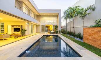 Imagem: Casa nova com 4 suítes à venda no Alphaville