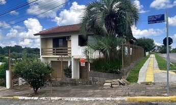 Imagem 4: Casa com 4 dormitórios no bairro Primeiro de Maio