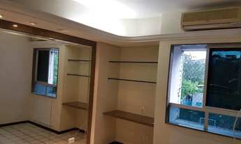 Imagem 2: Oportunidade, apartamento próximo a praça de Casa Forte, dois quartos, prédio com piscina