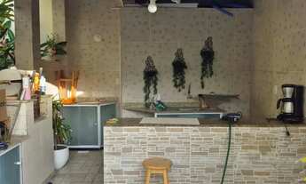 Imagem 3: Casa com Piscina, 3 Quartos (1 Suíte), Dependência, Área Gourmet, Portaria 24h, Armários