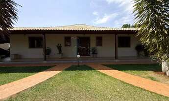 Imagem 3: Casa térrea de 600m² com 04 quartos sendo 03 suítes para venda e locação em condomínio - C