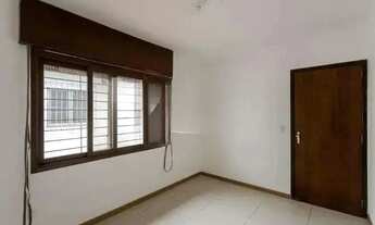 Imagem 7: Casa espaçosa com suíte e ótima distribuição no bairro Vila Jardim