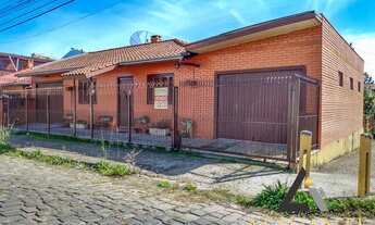 Imagem: Casa de esquina no bairro Desvio Rizzo