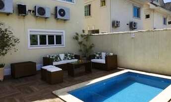 Imagem 1: Casa de condomínio para venda possui 230 metros quadrados com 3 quartos