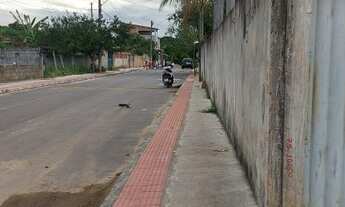 Imagem 4: Casa de esquina de 2qts com quintal e lote e uma estrutura armada para comercio prox. sup