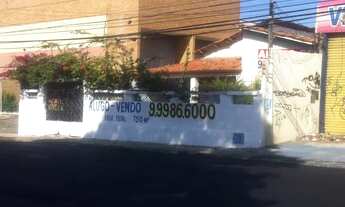 Imagem 2: Ampla casa em amplo terreno