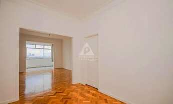 Imagem 2: Apartamento à venda, 3 quartos, 1 suíte, 1 vaga no Flamengo com ampla área externa!