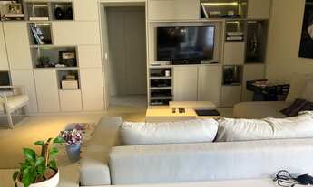 Imagem 2: Apartamento para venda totalmente reformado possui 125 metros em Moema - São Paulo - SP