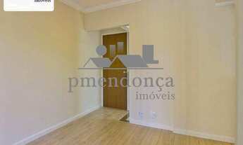 Imagem 4: Apartamento bem localizado com andar intermediário, living para 02 ambientes, varanda, ban