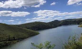 Imagem: Terreno deslumbrante com vista para a represa