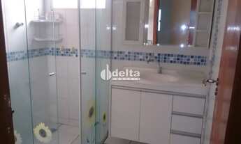 Imagem 2: Casa disponível para venda no bairro Nossa Senhora das Graças em Uberlândia MG