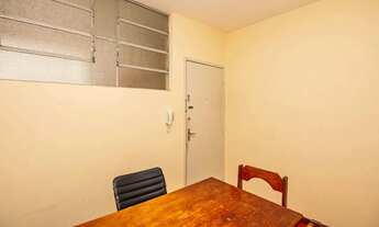 Imagem 2: Quarto e sala no Centro para venda