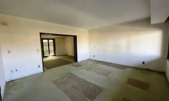 Imagem 3: Casa de 4 quartos, 2 suítes e 2 vagas de garagem no bairro Boa Vista em POA