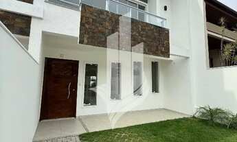 Imagem: Lindo sobrado no bairro Escola Agrícola