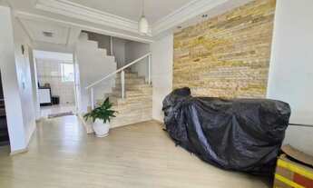 Imagem 4: Sobrado para Venda em Curitiba, Santa Cândida, 2 dormitórios, 1 suíte, 3 banheiros, 2 vaga