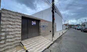 Imagem 3: Espaçosa Casa em Maceió: Conforto e Ótimo Preço!