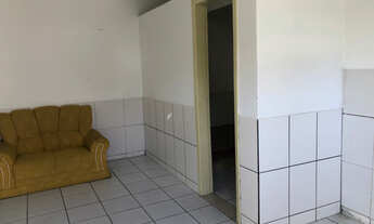 Imagem 7: Quitinete no centro de Criciúma. Para casal. Vaga para carro no pátio