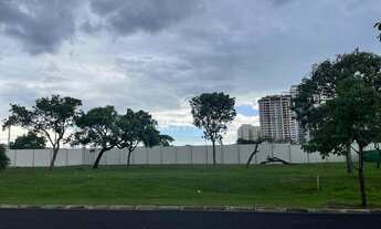 Imagem 3: Excelente lote de 609m² dispondo de excelente localização dentro do condomínio Vila dos Ip