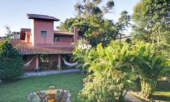 Imagem 2: Casa de 400m² com 3 quartos em Santa Felicidade