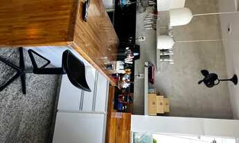 Imagem 3: Prédio em Centro de terreno, varandão, piscina, impecável!