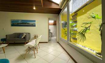 Imagem 2: Apartamento tipo casa, mobiliado, varanda com sol, jardim inverno e todo reformado