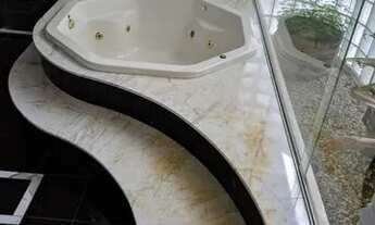 Imagem 4: Casa de condomínio sobrado para venda tem 600 metros quadrados com 5 quartos