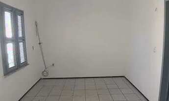 Imagem 4: Casa com 03 quartos, garagem e amplo quintal