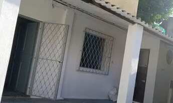 Imagem 2: CASA - FUNDOS Casa com 3 dormitórios