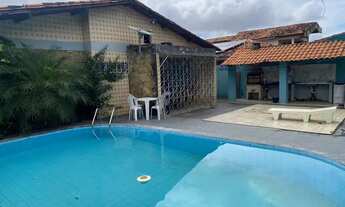 Imagem: Casa grande com área de lazer