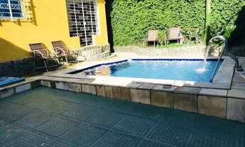 Imagem 2: Casa mobiliada com Piscina