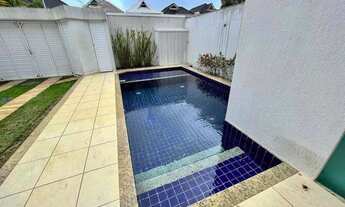 Imagem 5: Casa de condomínio para aluguel e venda possui 270 metros quadrados com 5 quartos