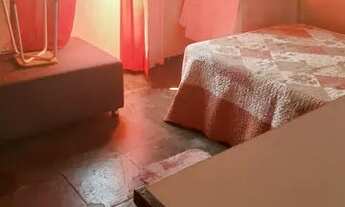 Imagem 2: Quarto mobiliado