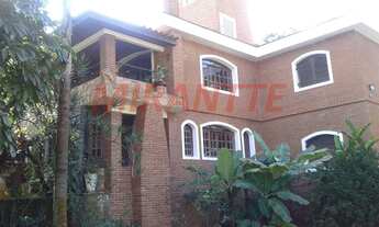 Imagem 3: Sobrado para venda possui 600 m² com 4 quartos sendo 2 suítes na Serra Da Cantareira - SP